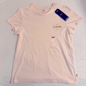 NWT Levi’s T-shirt